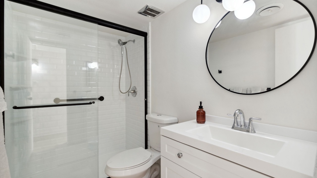 Photo of Bathroom in Entertainment District