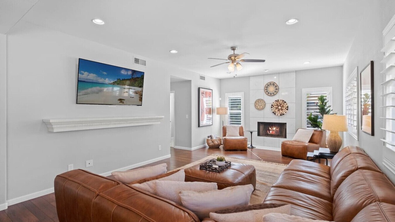 Photo of Livingroom in Paradise Valley Village