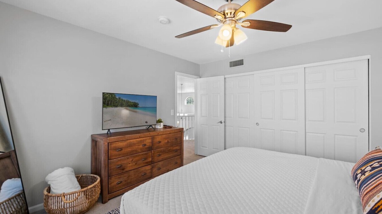 Photo of Bedroom in Paradise Valley Village
