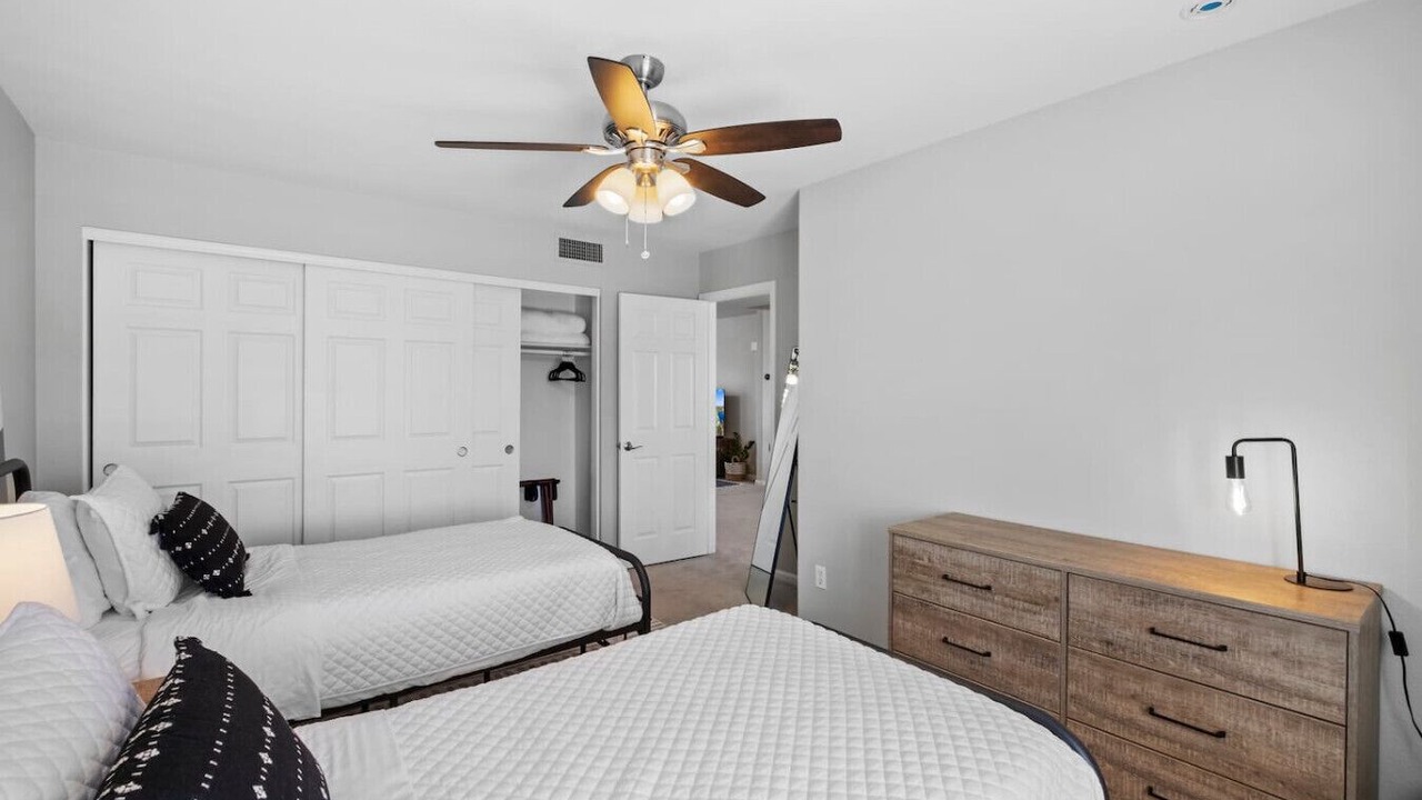 Photo of Bedroom in Paradise Valley Village