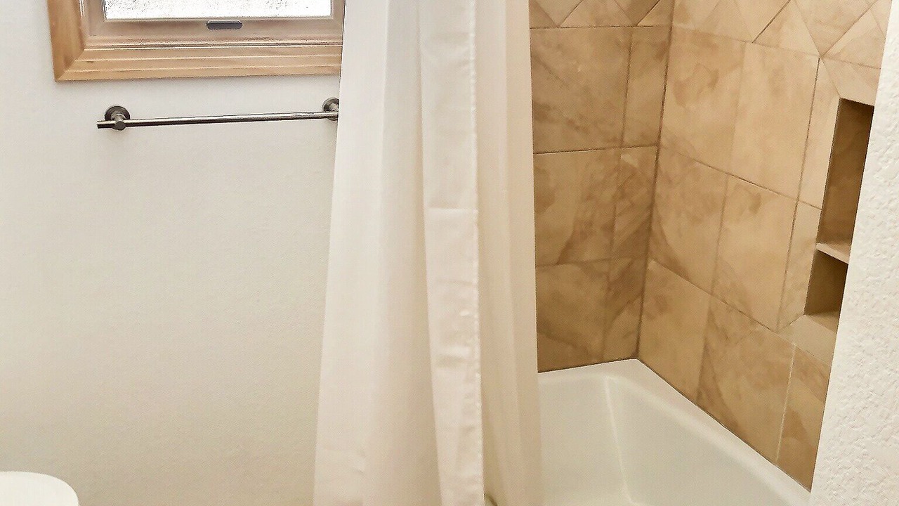 Photo of Bathroom in Summit Estates