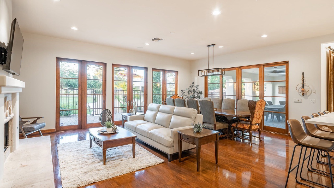 Photo of Outdoor in Paradise Valley Village
