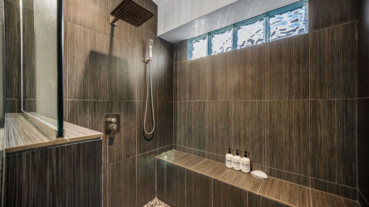 Photo of Bathroom in Summit Ridge
