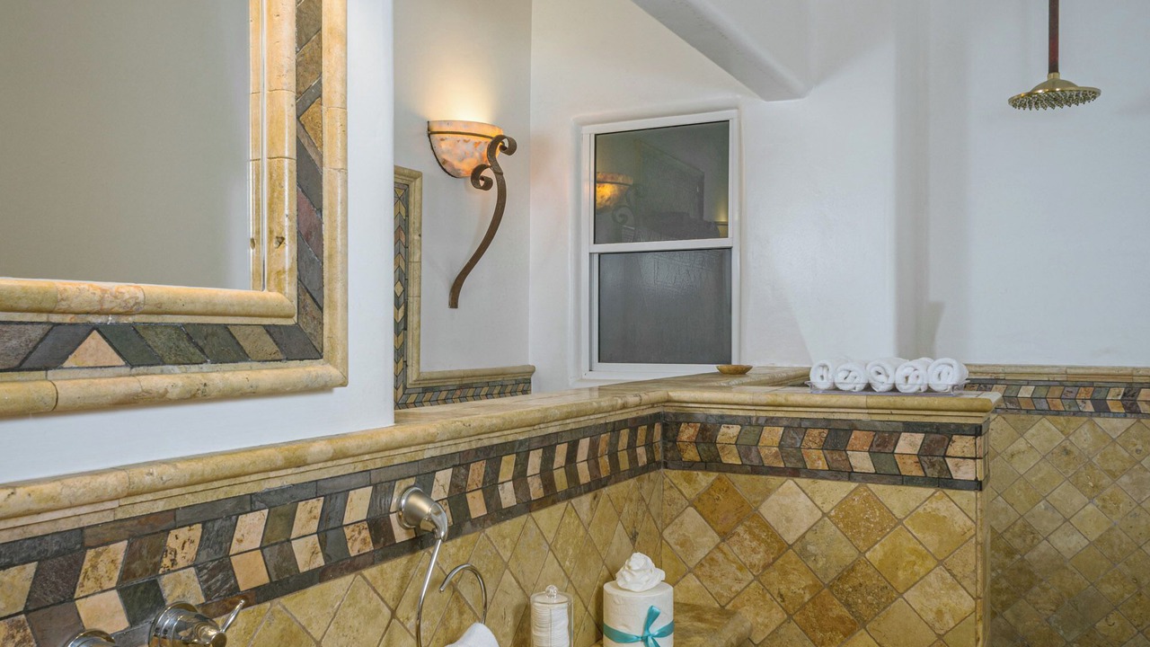 Photo of Bathroom in Buzzards