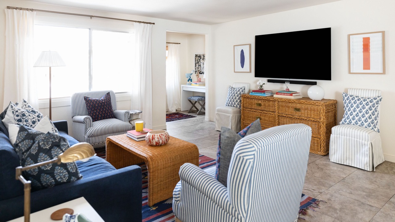 Photo of Livingroom in Paradise Valley Oasis