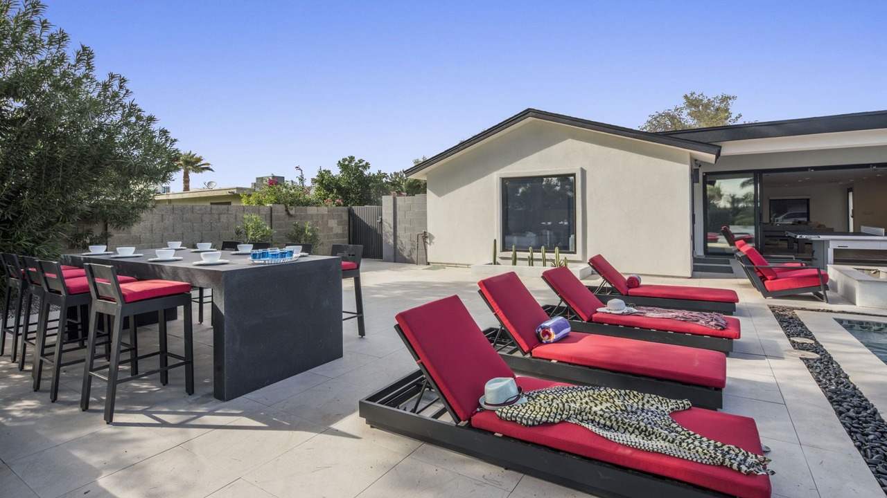 Photo of Outdoor in Paradise Valley Village