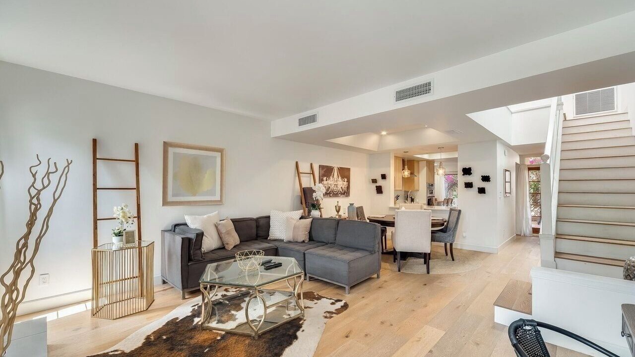 Photo of Livingroom in Biltmore Courts