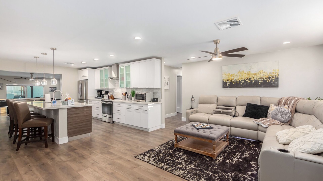 Photo of Livingroom in Scottsdale Estates Three