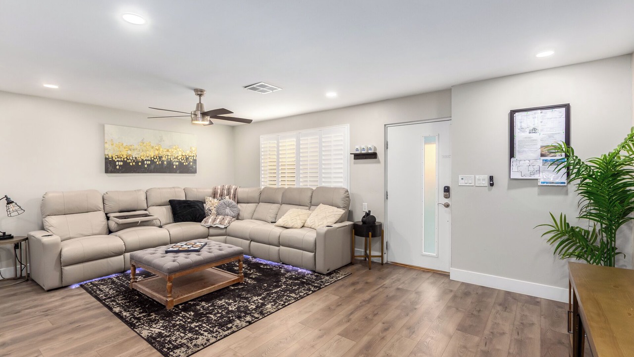 Photo of Livingroom in Scottsdale Estates Three