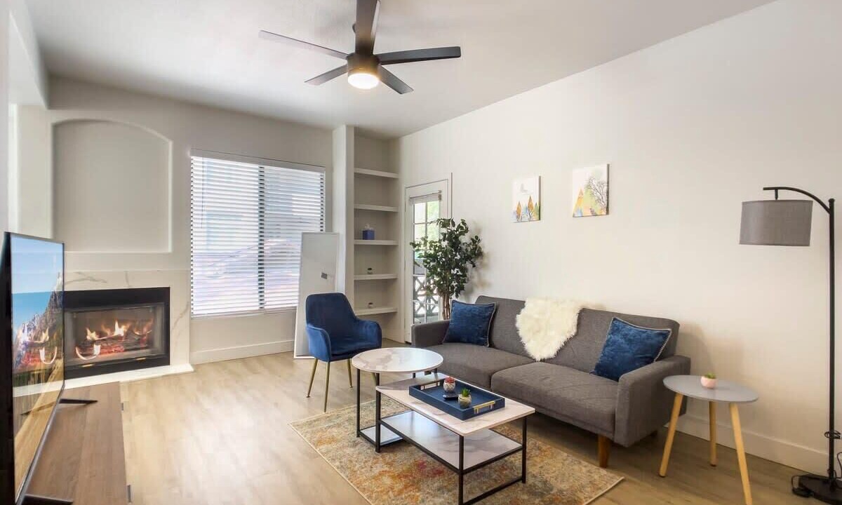 Photo of Livingroom in Desert Paradise Estates
