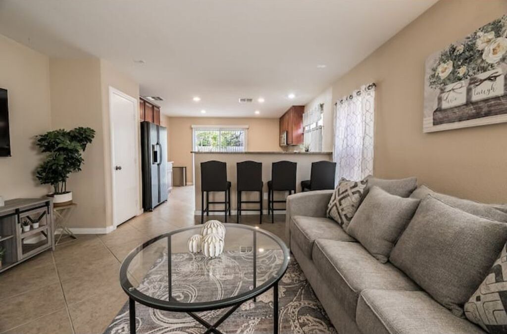 Photo of Livingroom in Enterprise