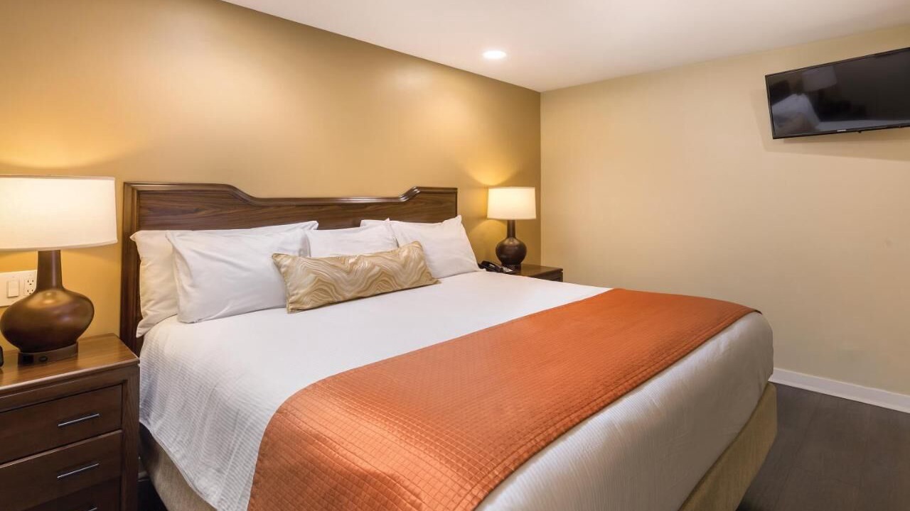 Photo of Bedroom in Paradise Valley Village