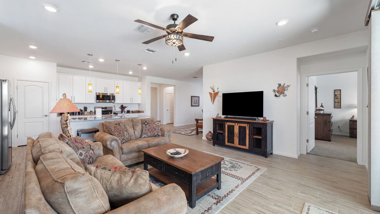Photo of Livingroom in Gold Canyon