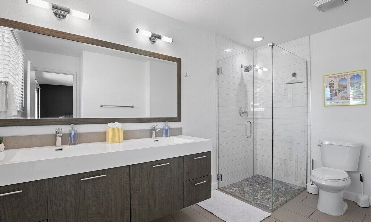 Photo of Bathroom in Village Grove
