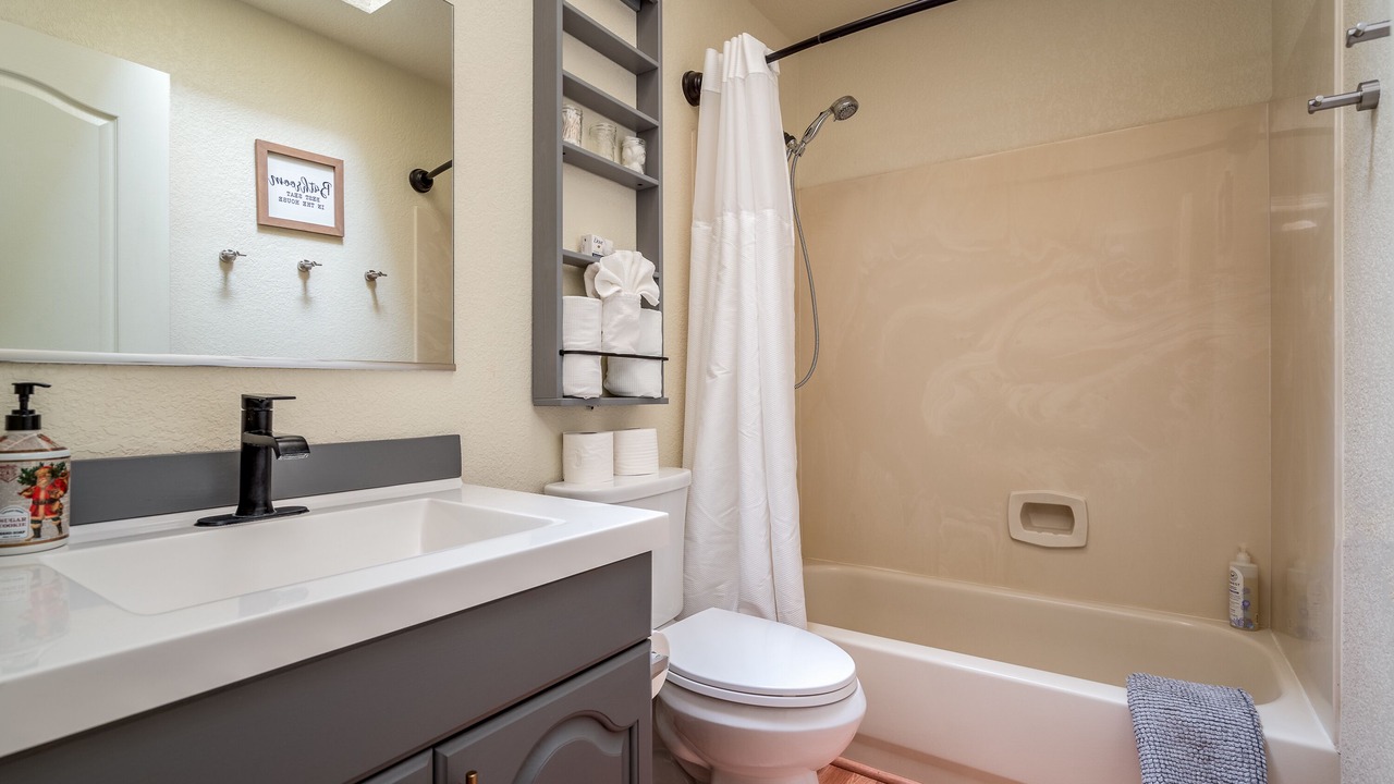 Photo of Bathroom in Cottonwood-Verde Village