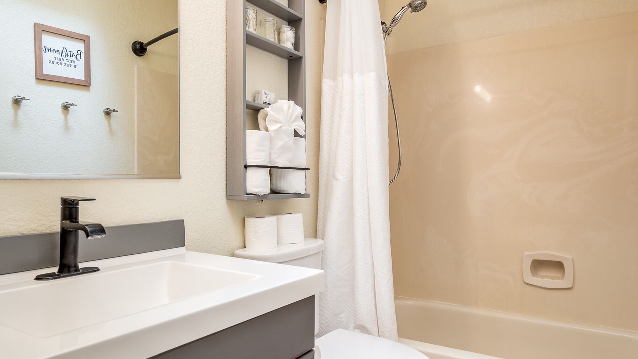 Photo of Bathroom in Cottonwood-Verde Village
