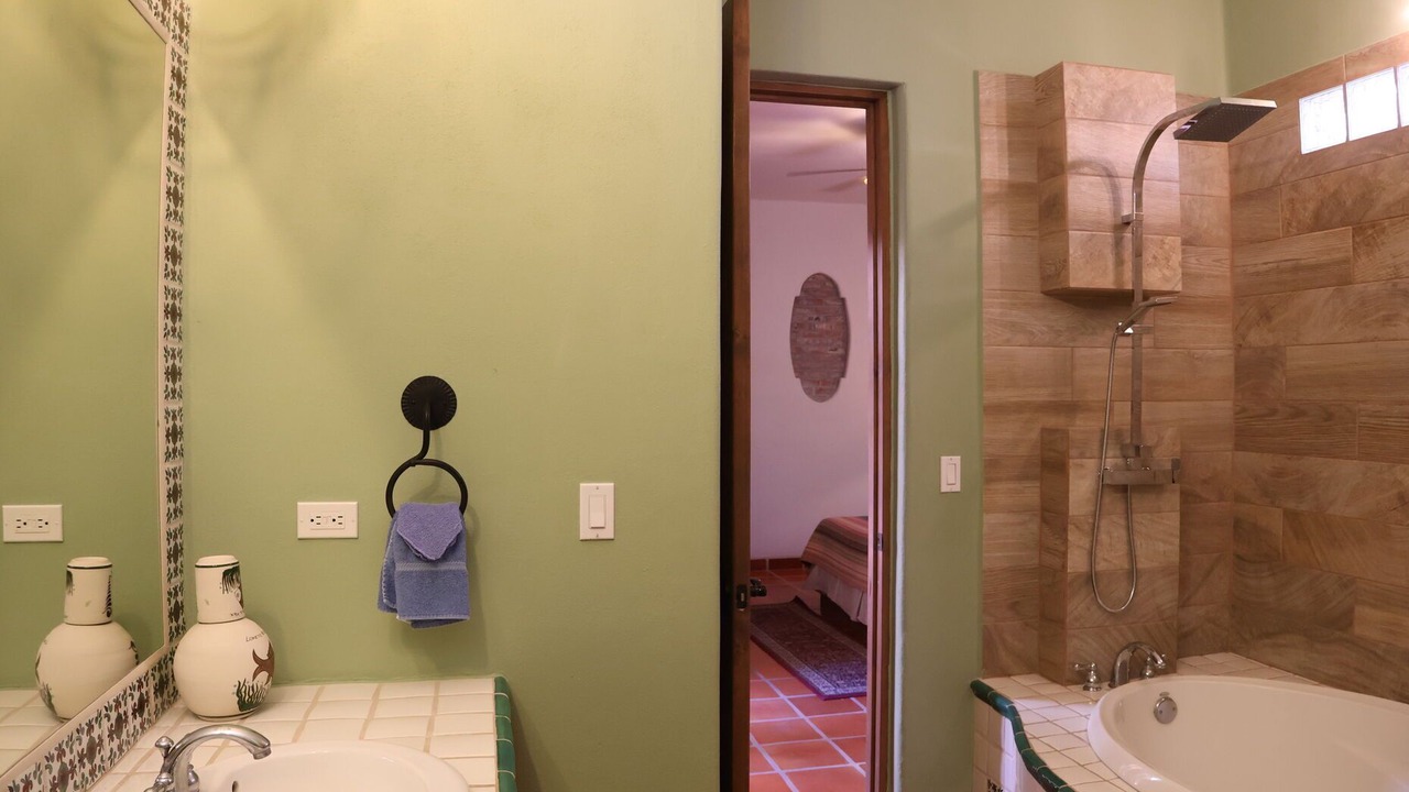 Photo of Bathroom in Nopolo