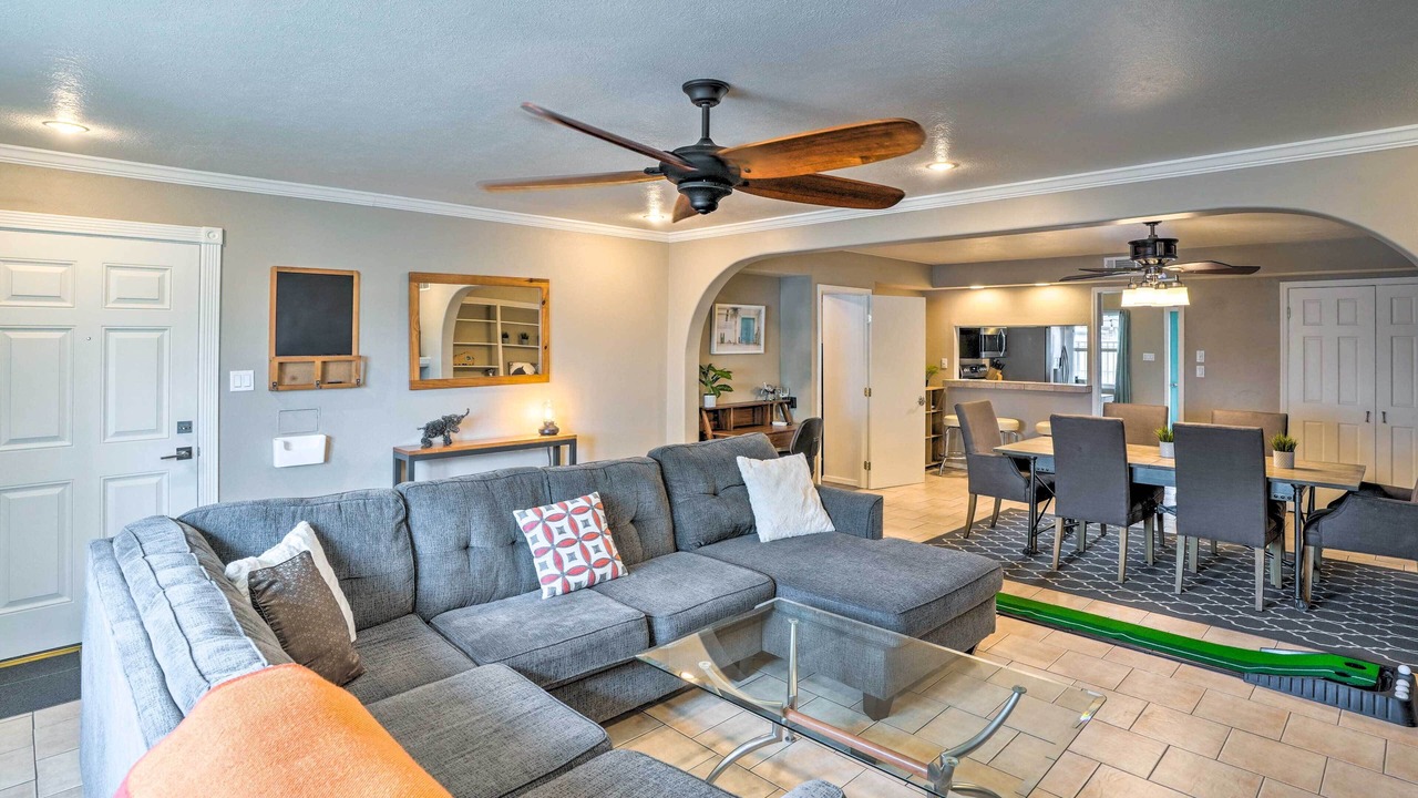 Photo of Livingroom in Scottsdale Estates Nine