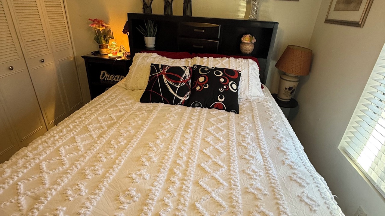 Photo of Bedroom in Drexel Heights