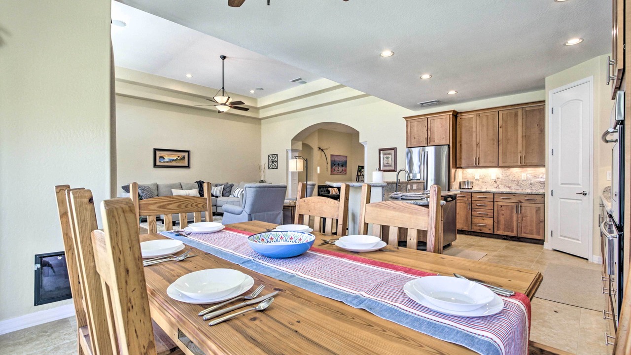 Photo of Livingroom in Laveen Village
