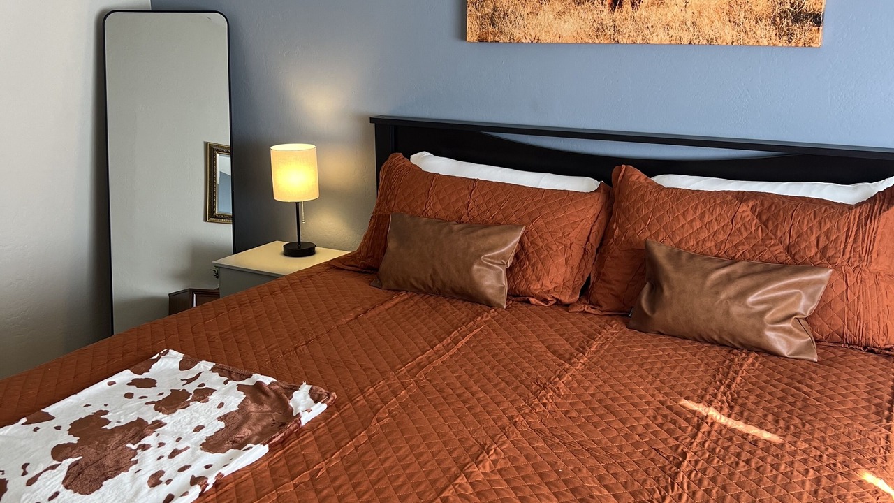Photo of Bedroom in Paradise Estates