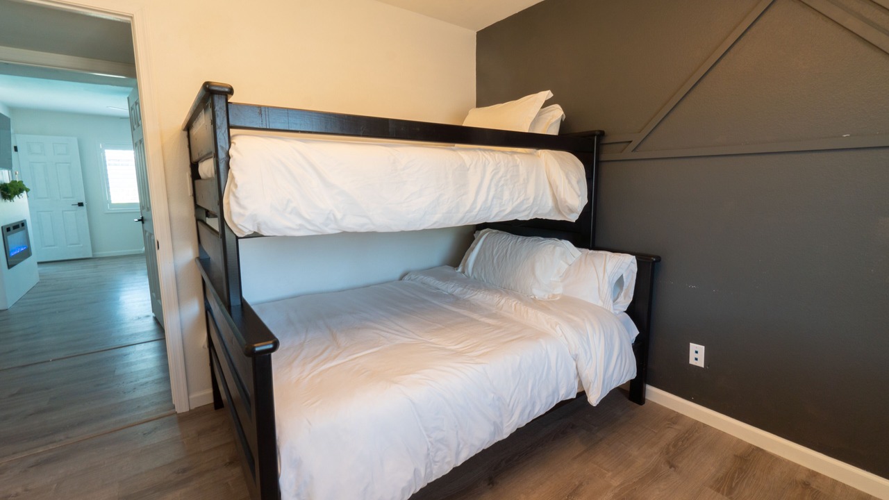 Photo of Bedroom in Paradise Valley Village