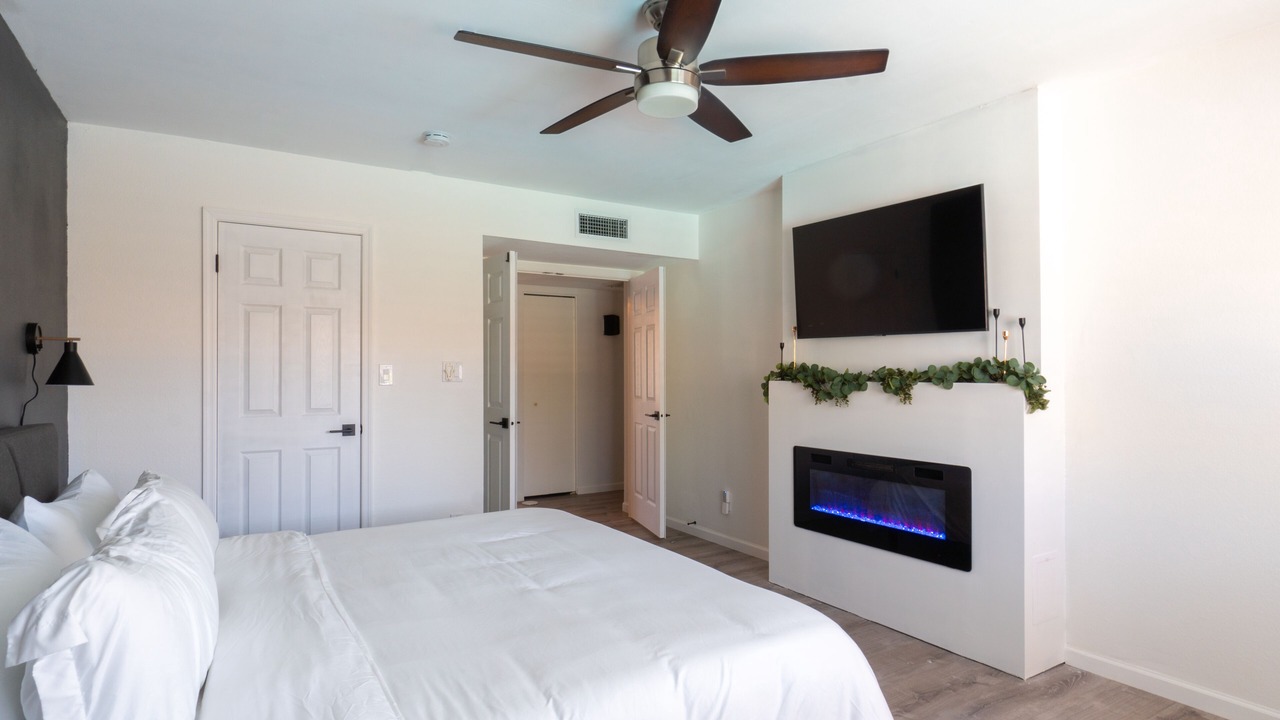 Photo of Bedroom in Paradise Valley Village