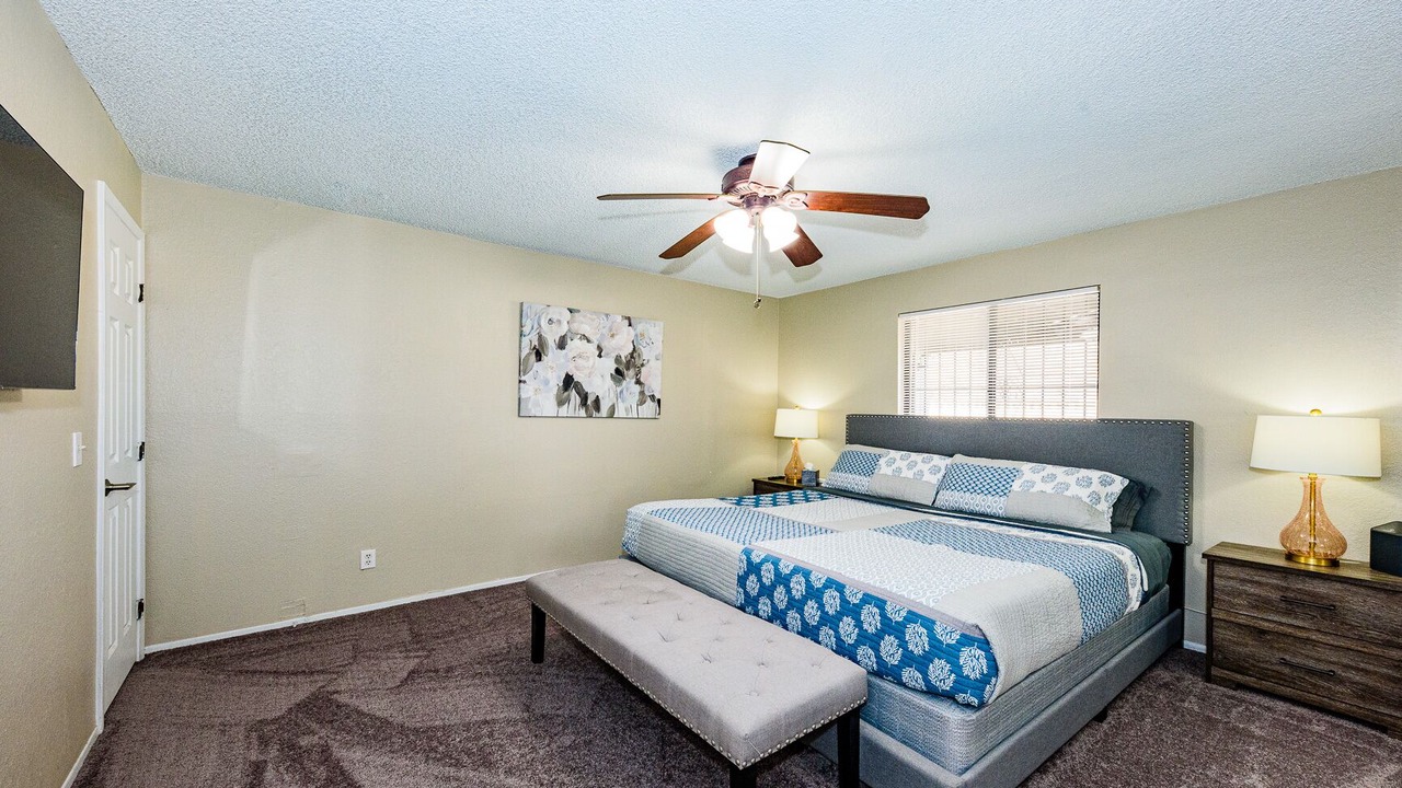 Photo of Bedroom in Groves Lincoln Park