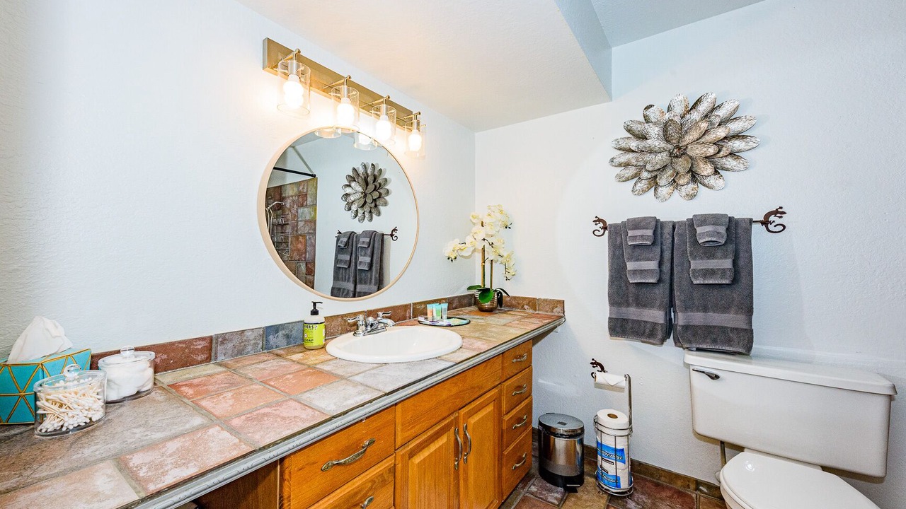 Photo of Bathroom in Groves Lincoln Park