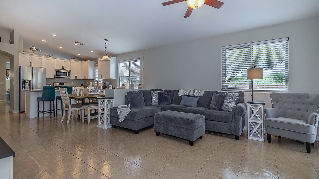 Photo of Livingroom in Oro Valley
