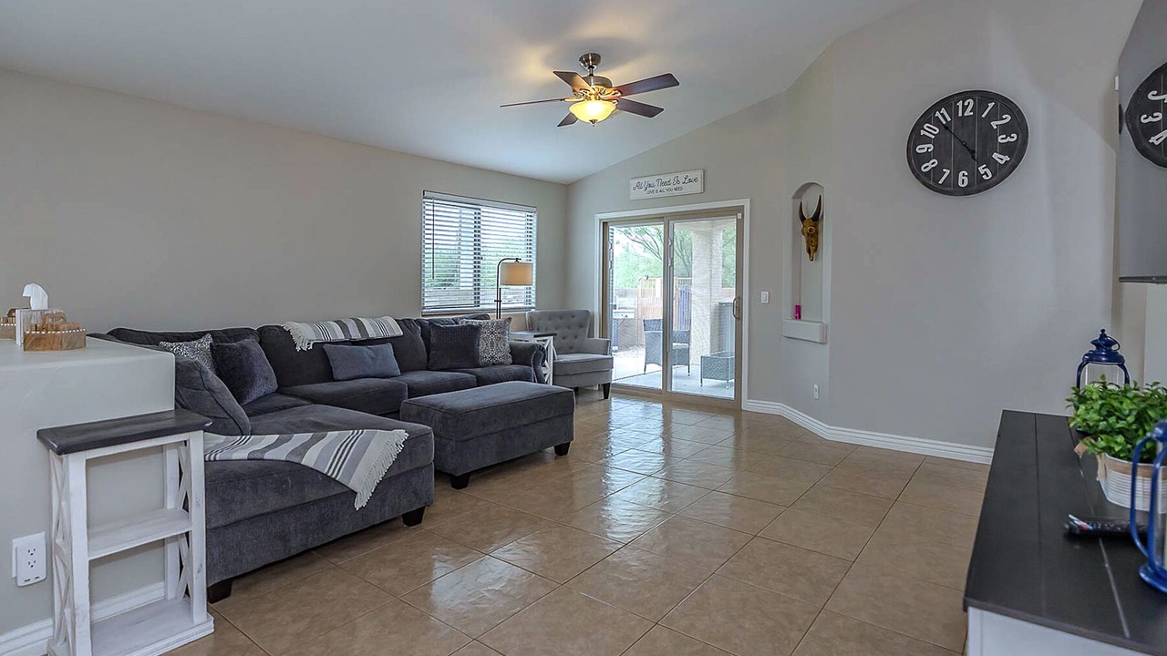 Photo of Livingroom in Oro Valley
