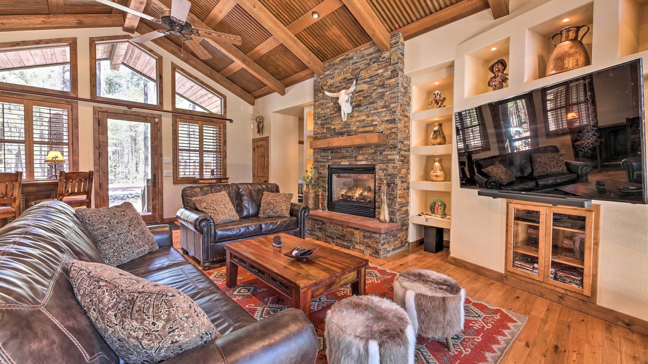 Photo of Livingroom in Mountain Pine Estates