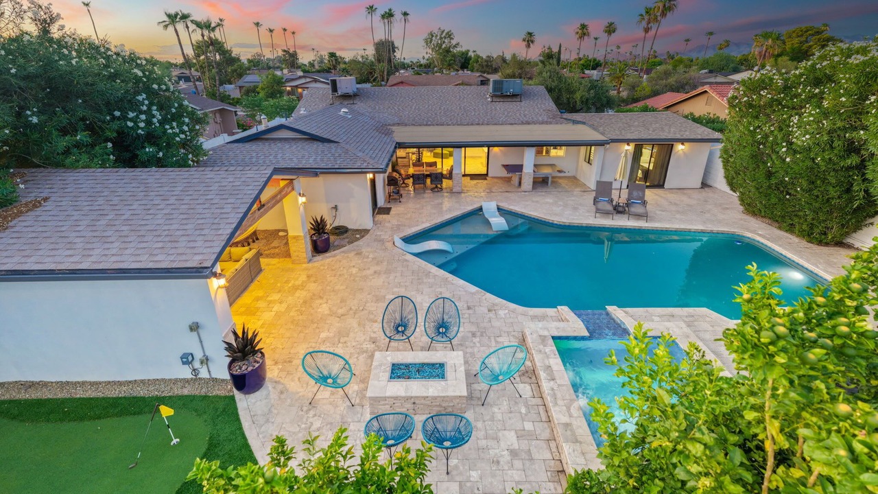 Photo of Outdoor in Paradise Valley Village