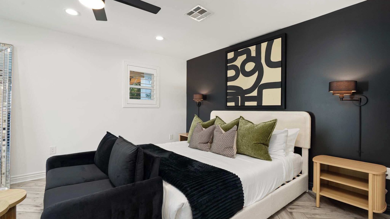 Photo of Bedroom in Paradise Valley Village