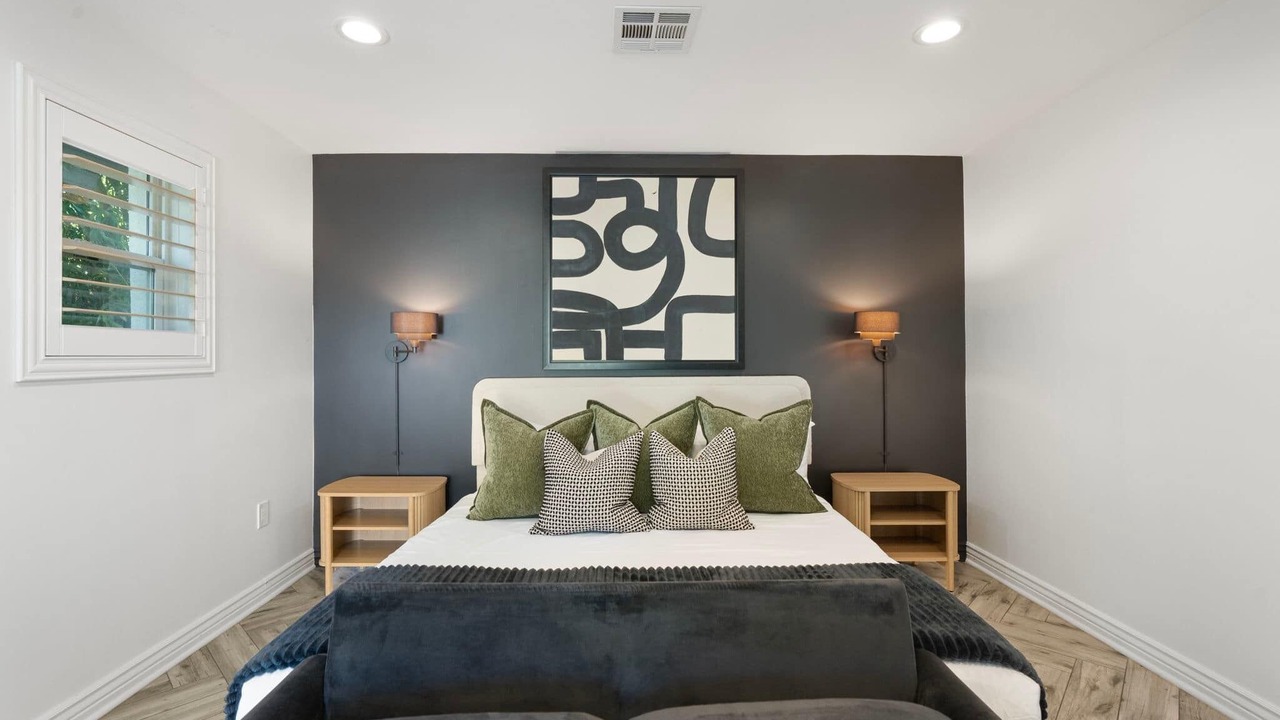 Photo of Bedroom in Paradise Valley Village