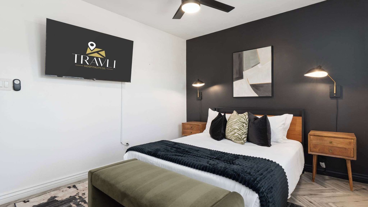Photo of Bedroom in Paradise Valley Village
