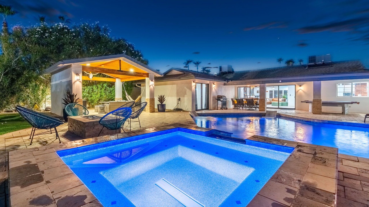 Photo of Outdoor in Paradise Valley Village