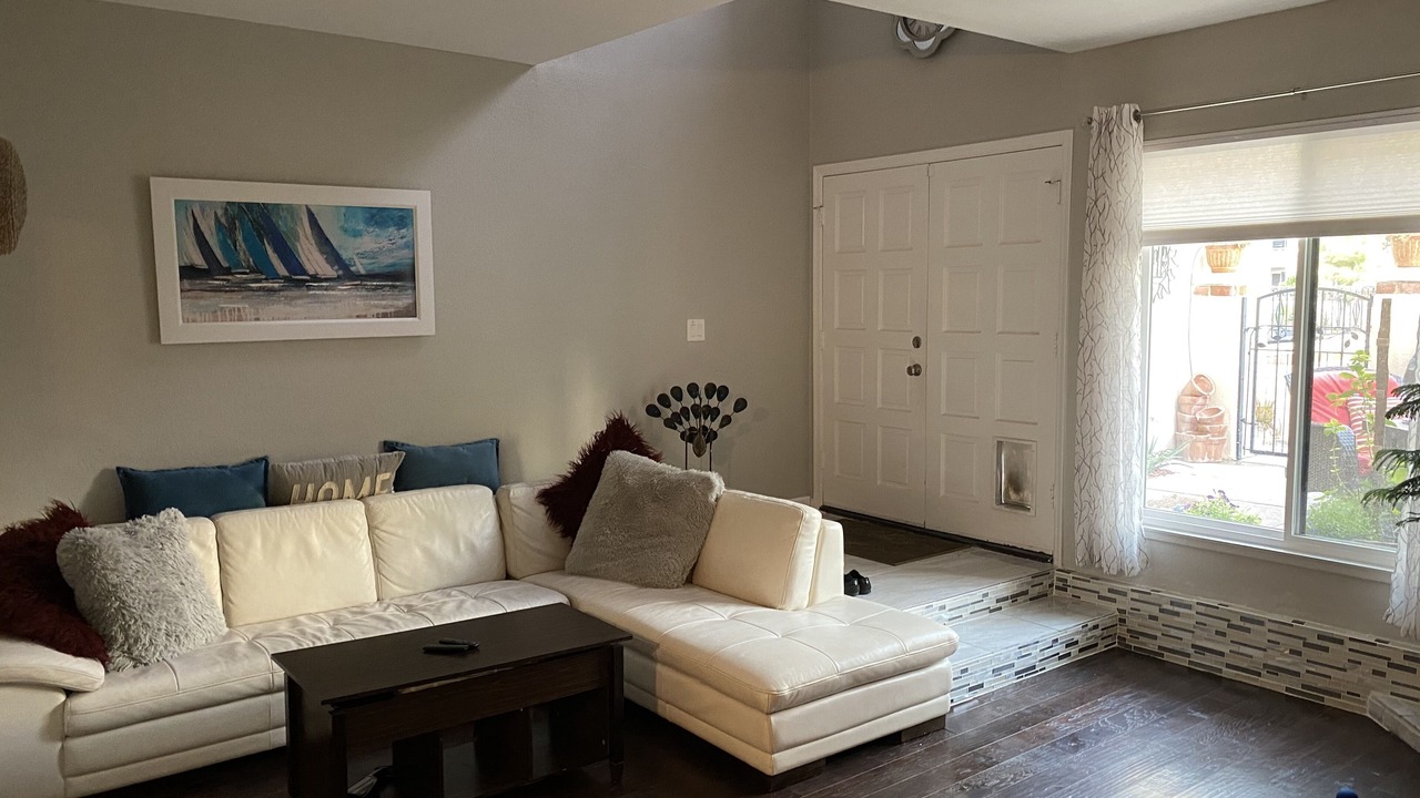 Photo of Livingroom in Lake Biltmore Village