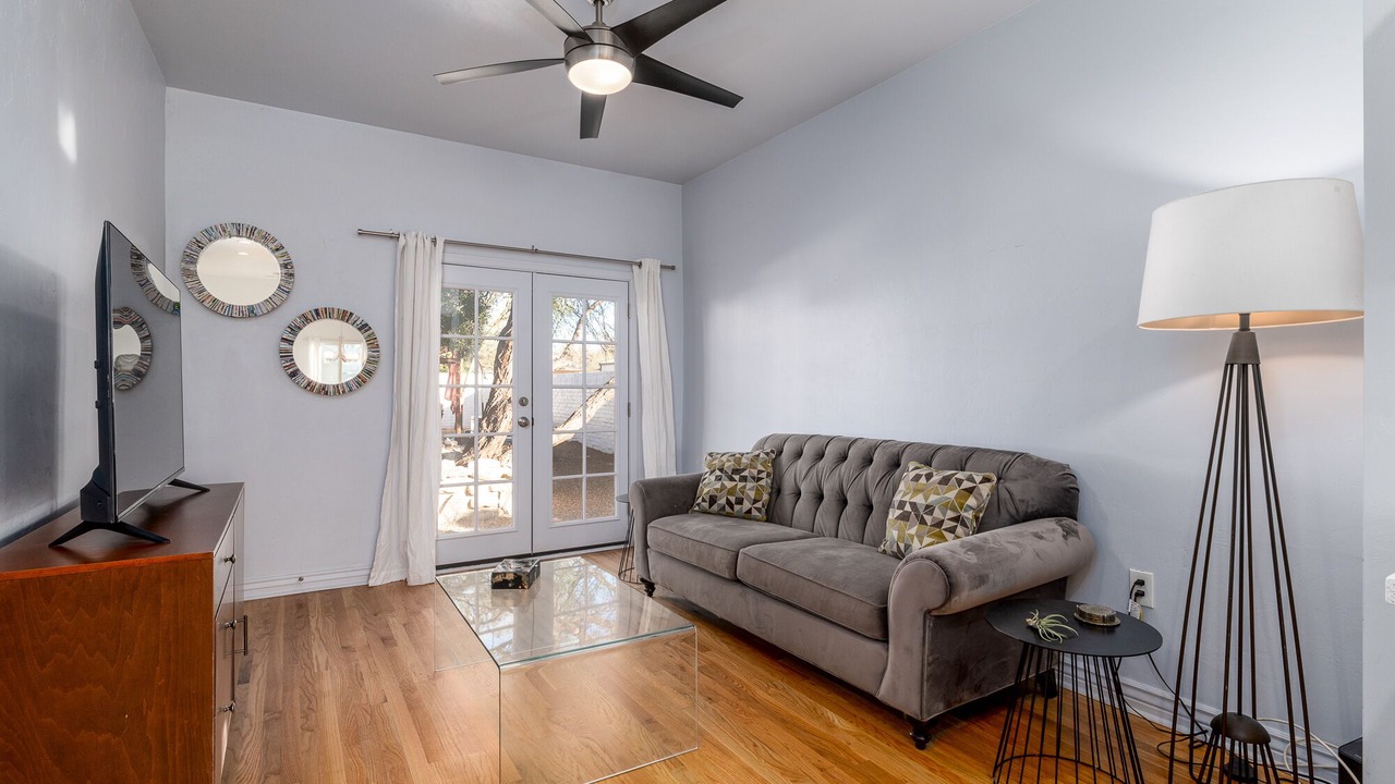 Photo of Livingroom in Feldman's