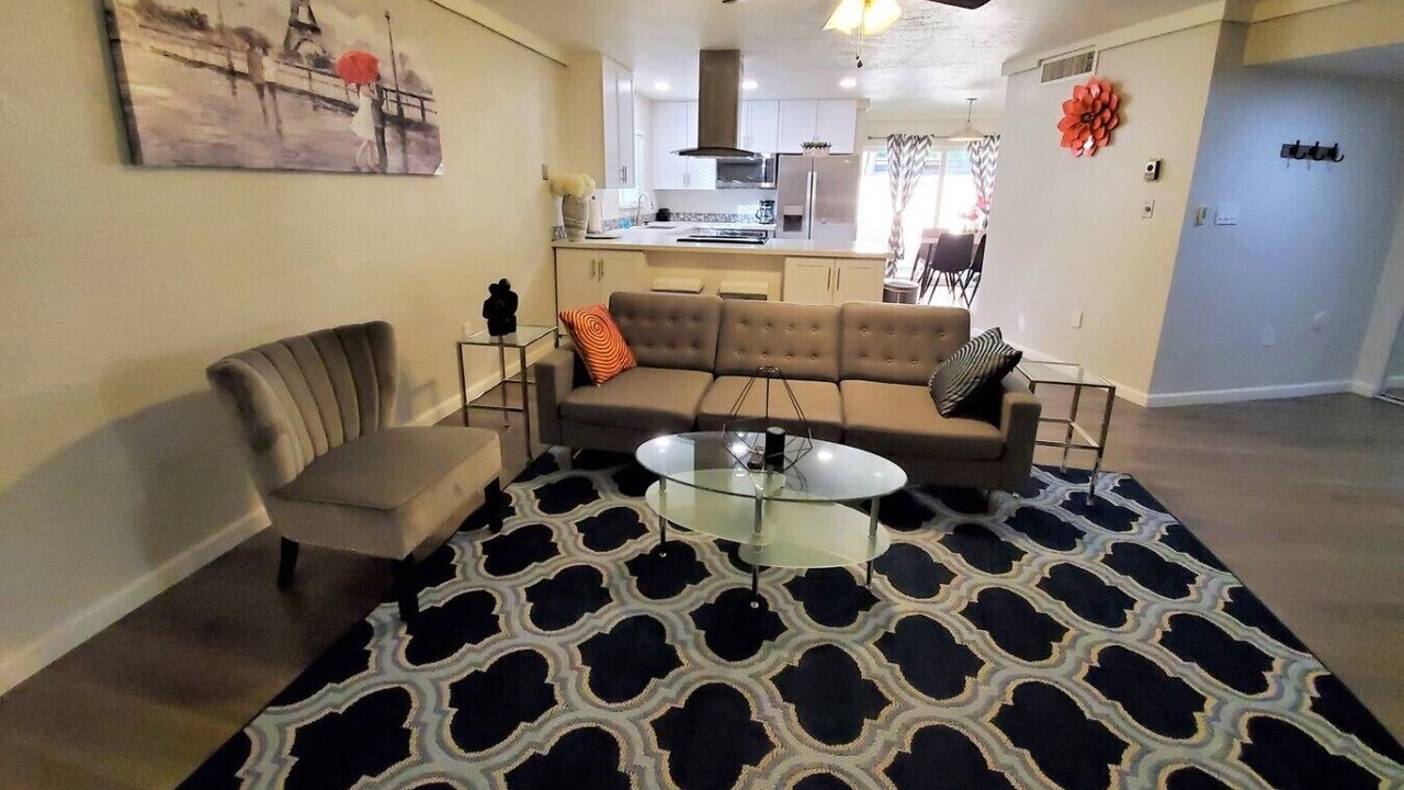 Photo of Livingroom in Camelback East