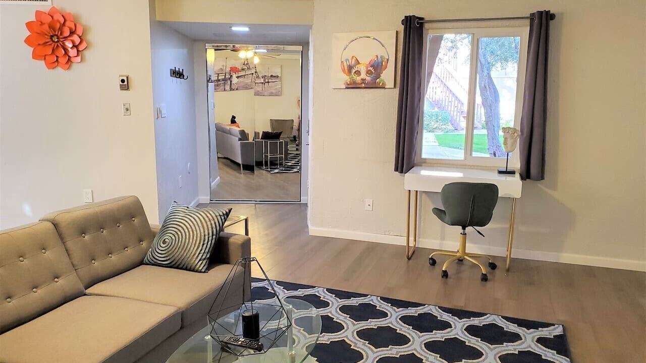 Photo of Livingroom in Camelback East