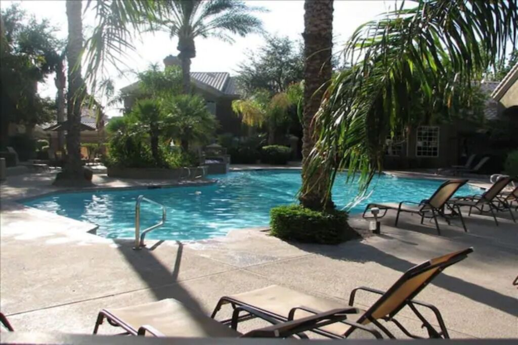 Photo of Outdoor in Paradise Valley Village