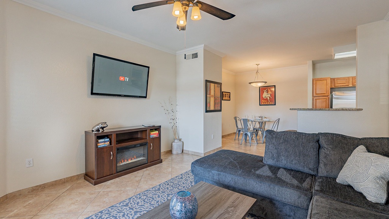Photo of Livingroom in Paradise Valley Village
