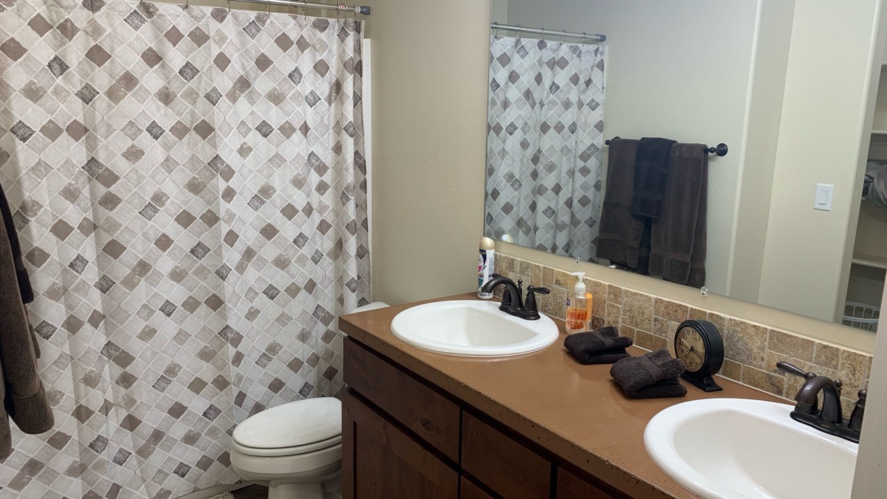 Photo of Bathroom in Page