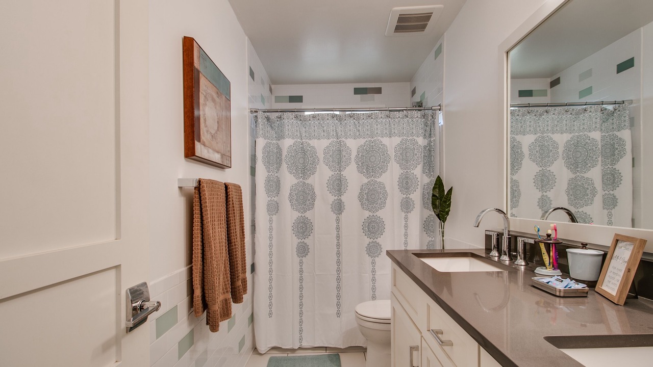 Photo of Bathroom in Sunburst Estates