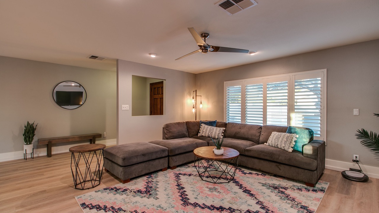 Photo of Livingroom in Sunburst Estates