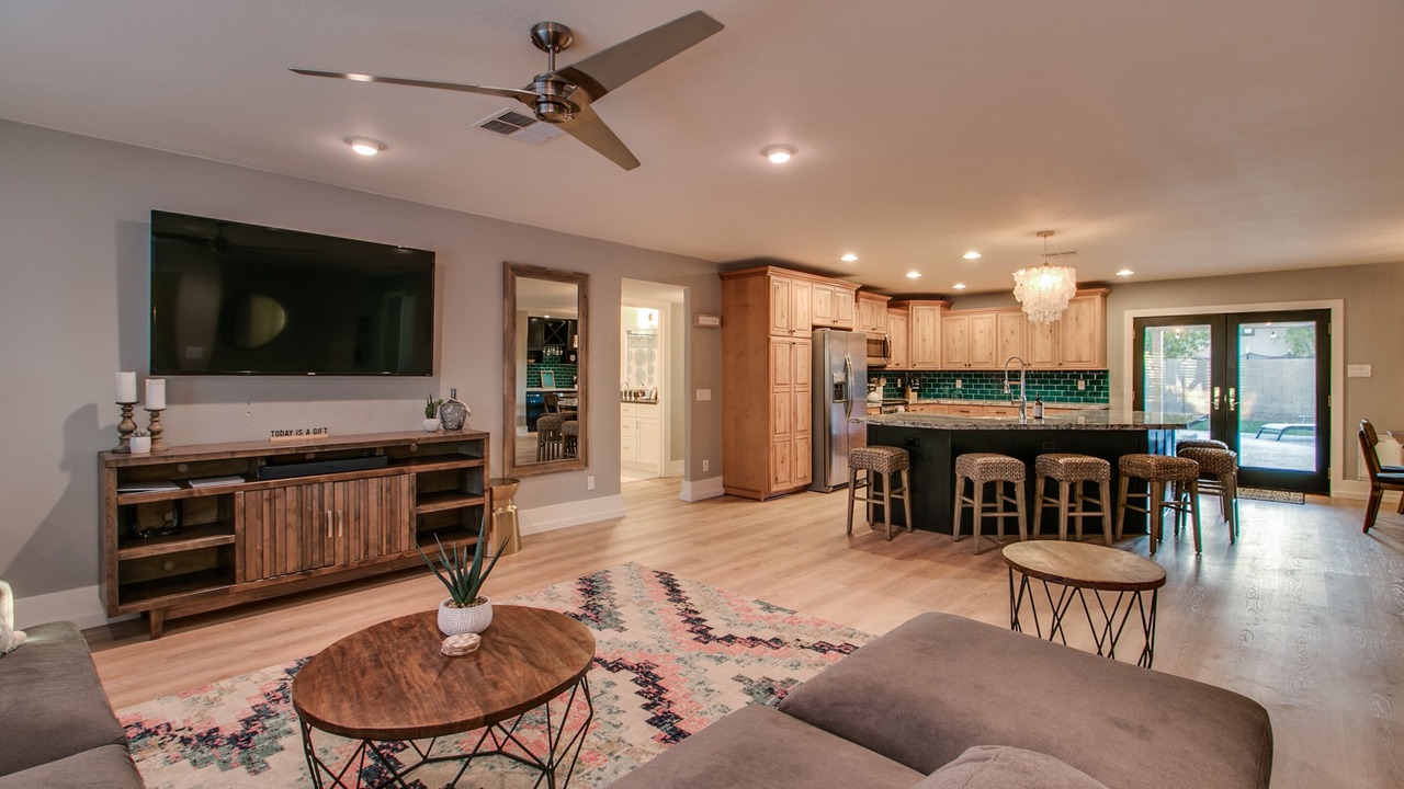 Photo of Livingroom in Sunburst Estates