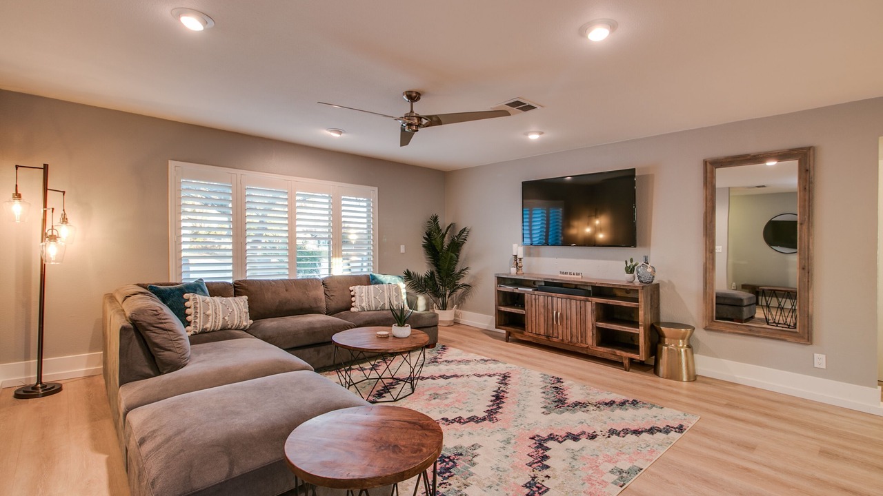 Photo of Livingroom in Sunburst Estates