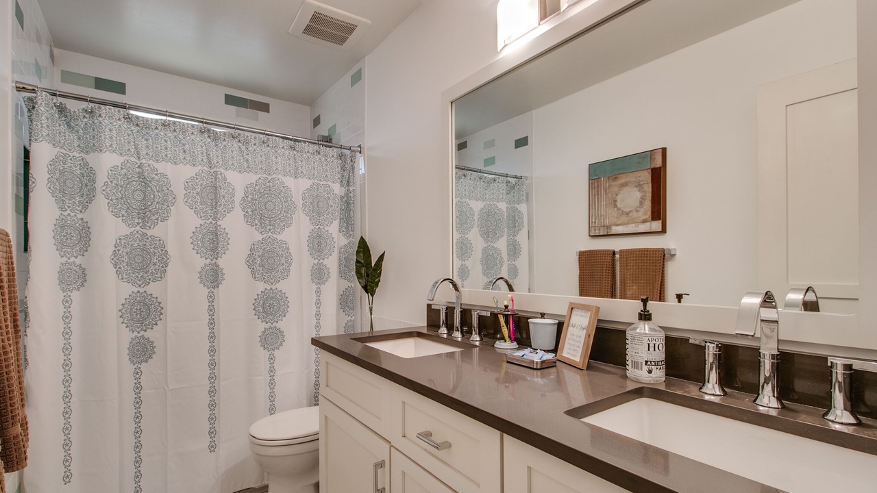 Photo of Bathroom in Sunburst Estates