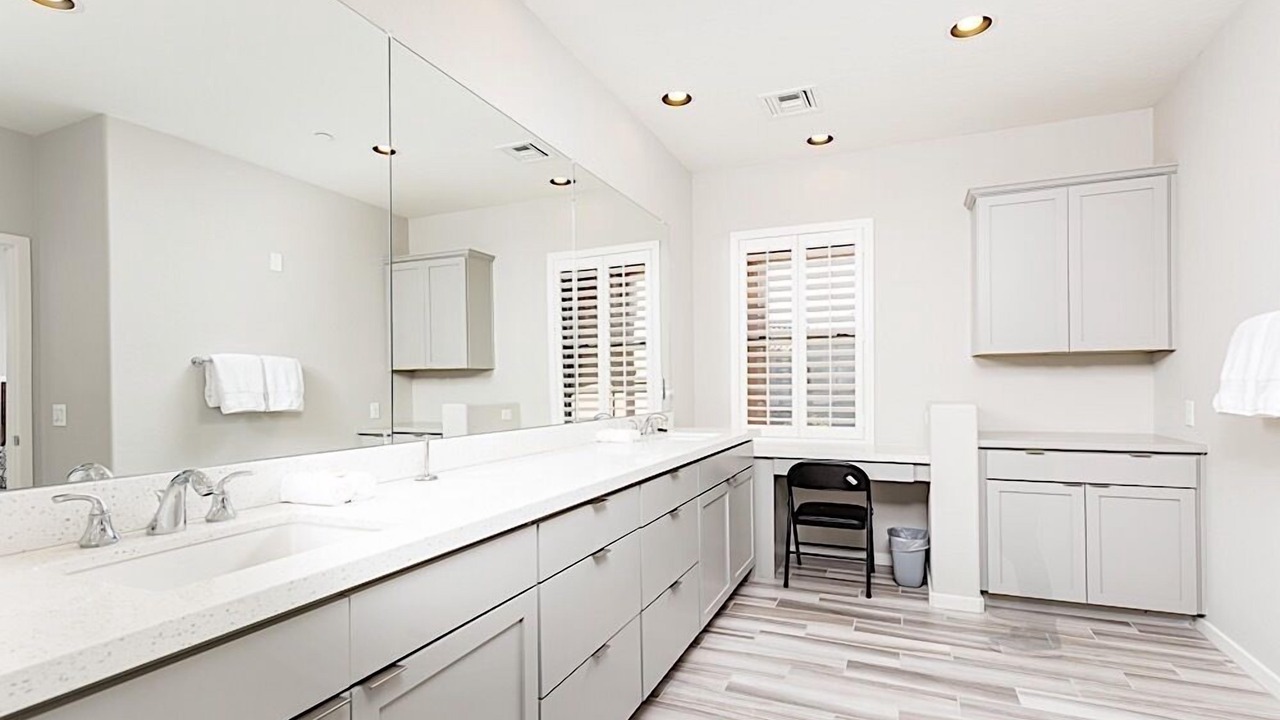 Photo of Bathroom in Desert Ridge